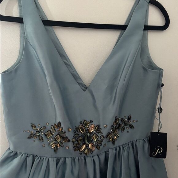 ✨NWT✨ Adrianna Papell Beaded Sleeveless Dress Size 8 - Picture 2 of 9